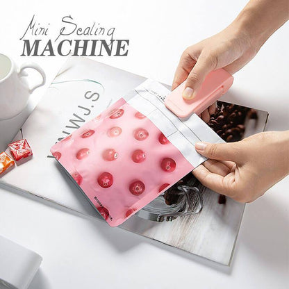 ✨Family Essentials✨Mini Sealing Machine