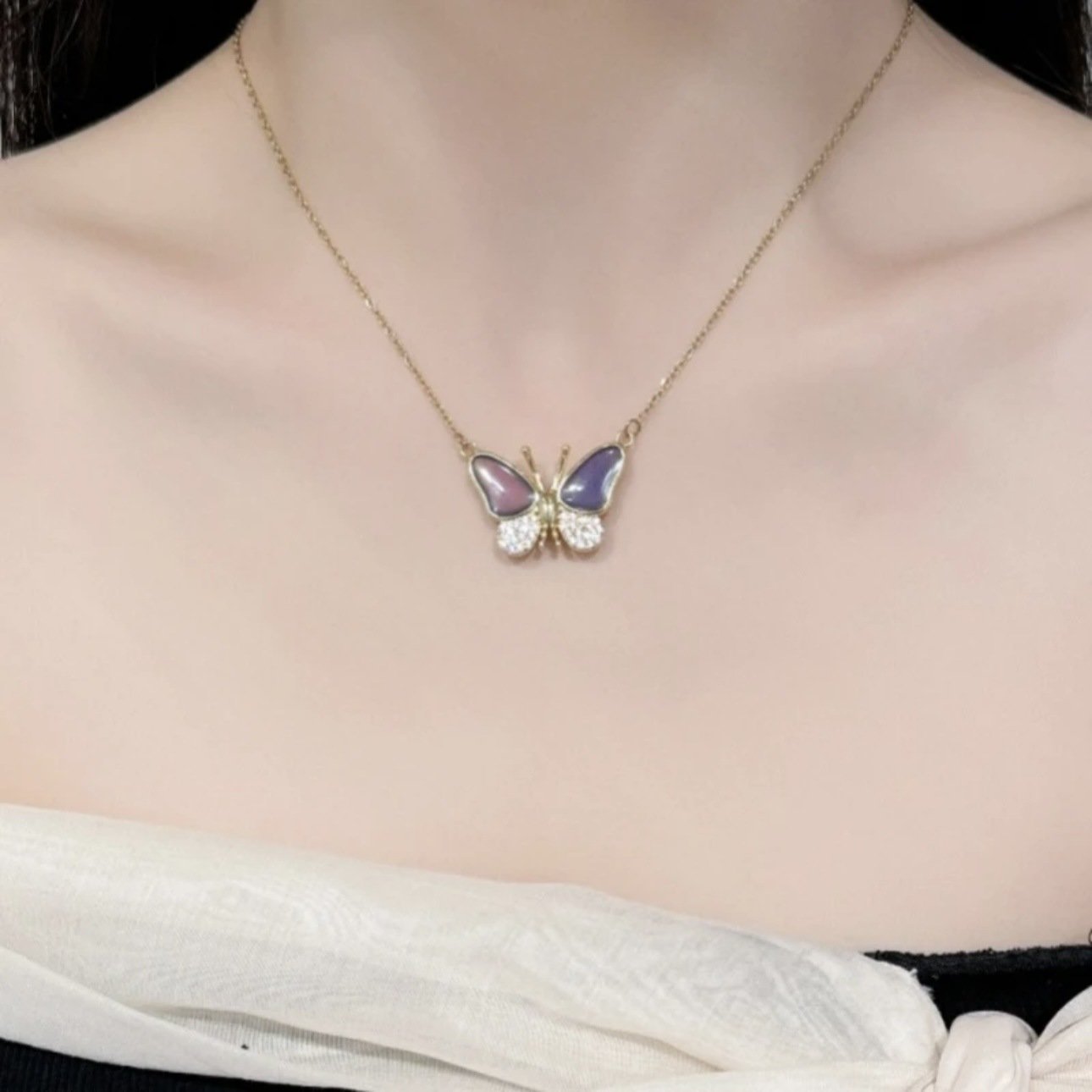 🦋Color Changing Butterfly Necklace