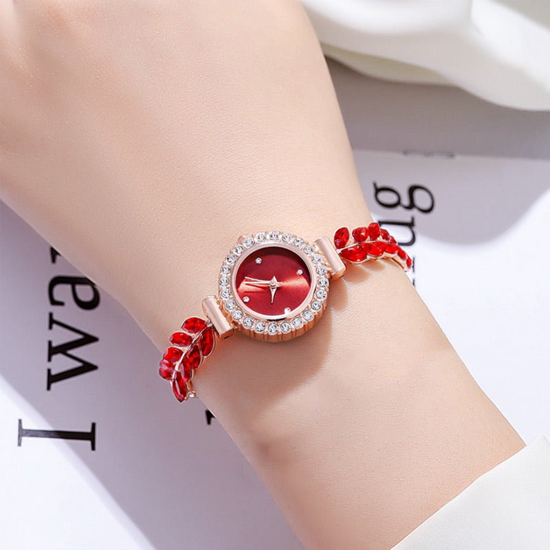 Women’s Trendy Elegant Round Dial Quartz Watch