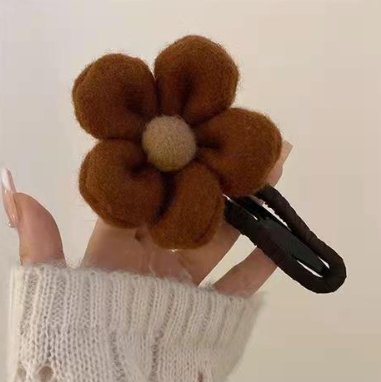 (🎅EARLY CHRISTMAS SALE-32% OFF) Plush flower clip