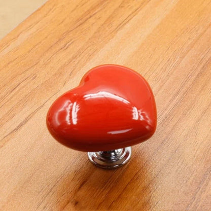 The Heart-shaped Ceramic Toilet Button Can Be Pasted