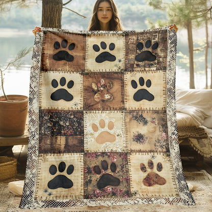 🐶 Cute Paw Print Soft Flannel Blanket – Snuggly, Warm, Lovely Home Decor 🛌